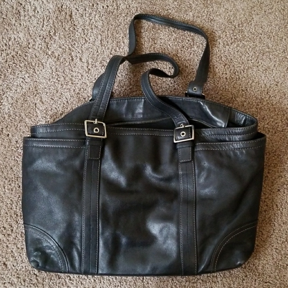 Coach black leather tote bag EUC